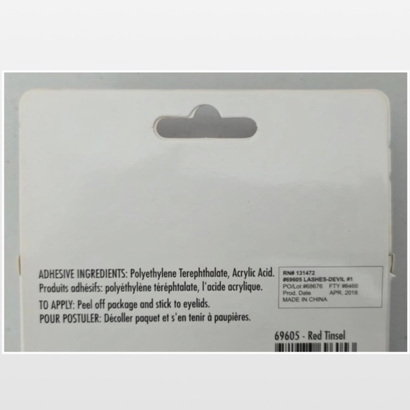 New Forum Eyelashes Faux-cils Red Halloween Devil Accessory NWT - Picture 9 of 12